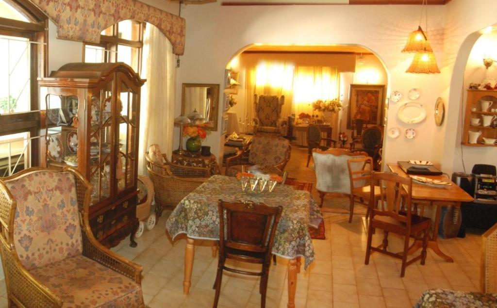 Bezuidenhout Guest House Malalane Exteriör bild